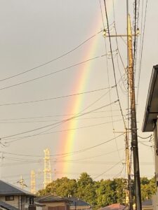 虹だぁ！けっこうくっきり♫そしてゴジラ(笑)