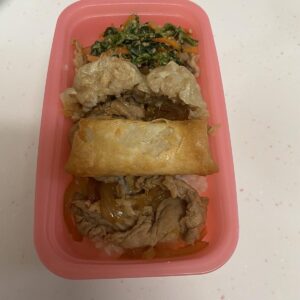 今日のお弁当「生姜焼き弁当」顔にしたけど気づかないだろーな(笑)