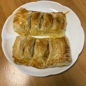 息子が彼女にもらったリンゴで作ったアップルパイ!