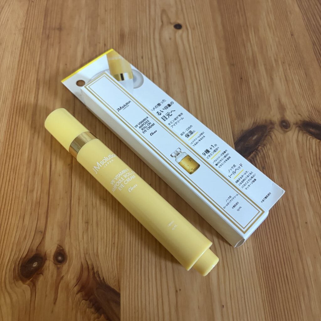 目元ケアに使うロールオン美容液